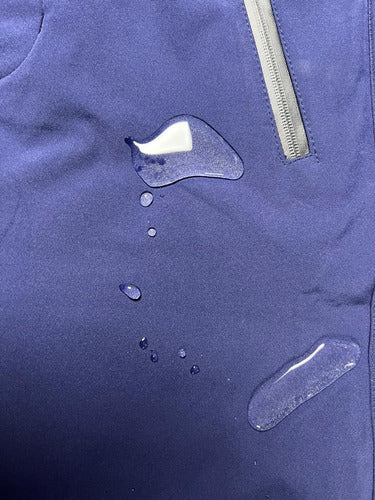 Azul oscuro