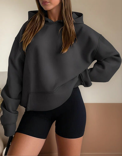 Gris oscuro